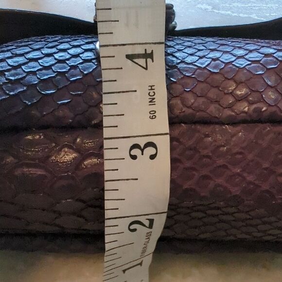 Elizabeth Arden Wristlet Women's Snakeskin Style Purple Snap Closure - Picture 11 of 12